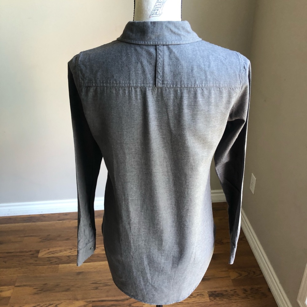 Aritzia Babaton The Group Reno Button front shirt - Picture 12 of 16